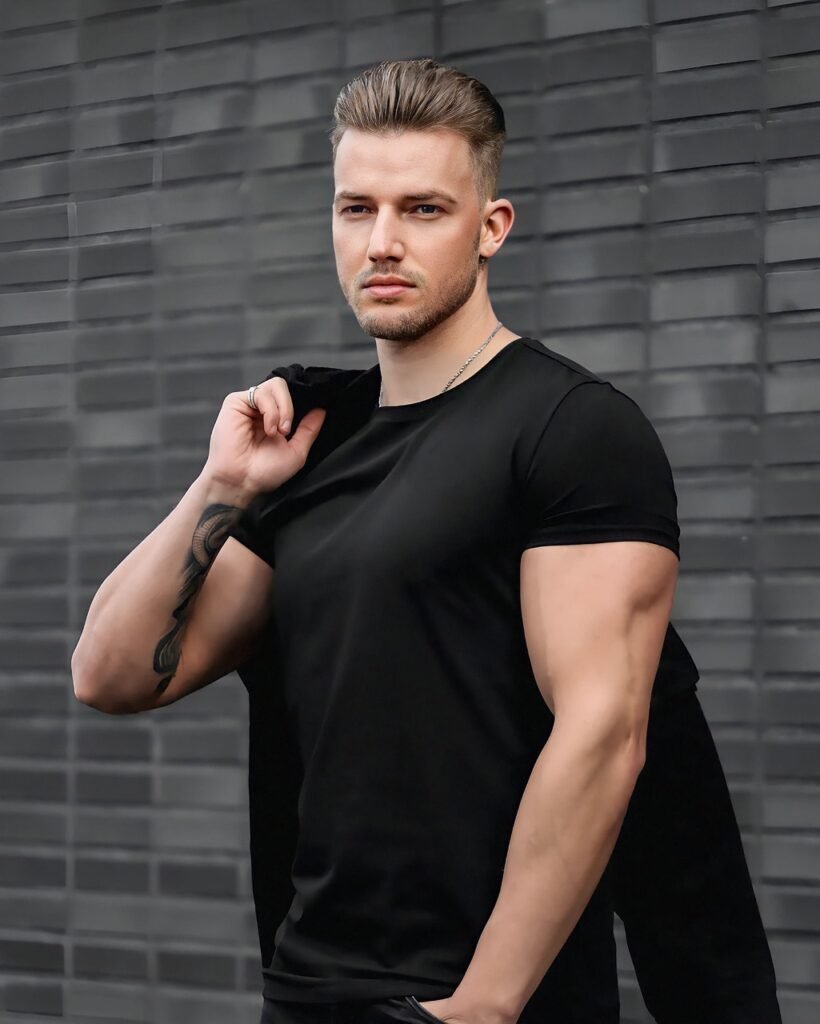 man, fashion, portrait, casual, pose, model, wall, photoshoot, good looking, attractive, monocromático, negro, ropa negra, estilo, influencer, famosos, guapo, retrato, belleza, posando, modelado, rostro, gay, homosexual, persona